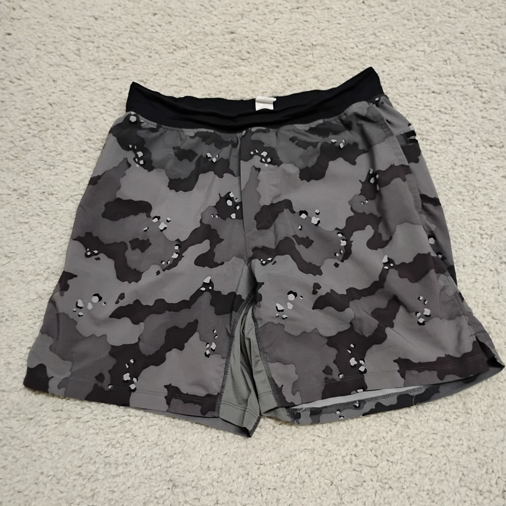 Fabletics Shorts Mens M Camo Fundamental Gym Lined Run Workout Chip Military